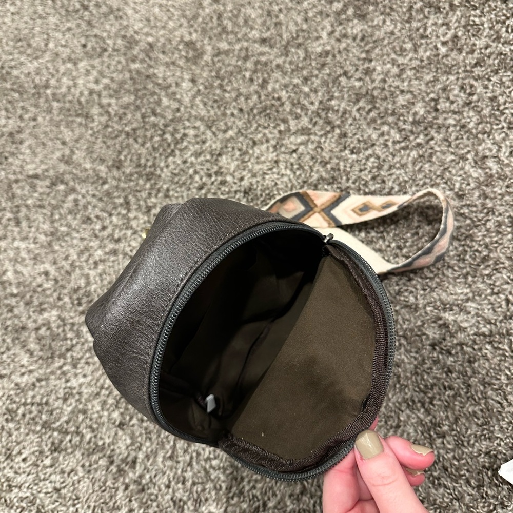 Crossbody bag